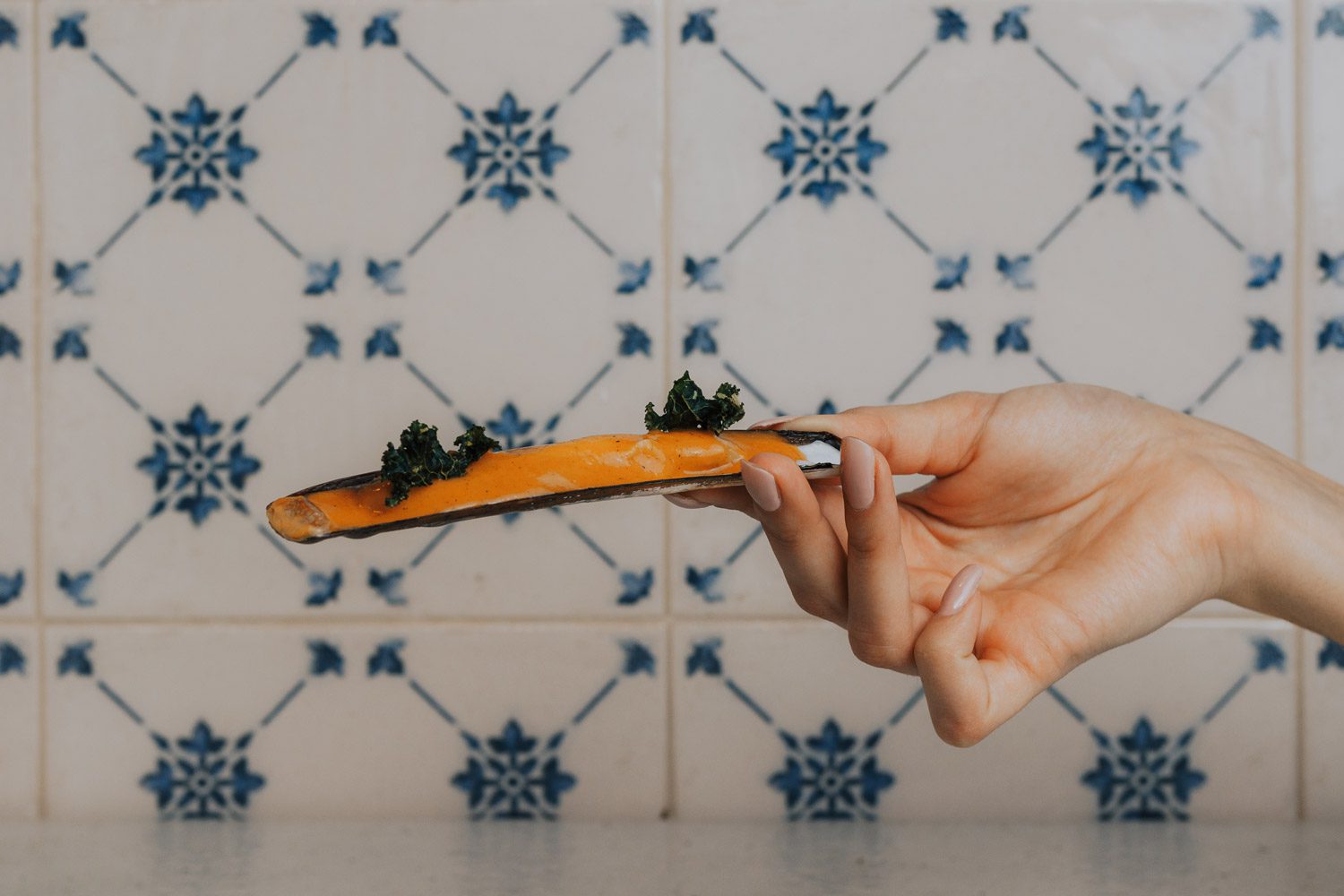 Navalles amb salsa picant